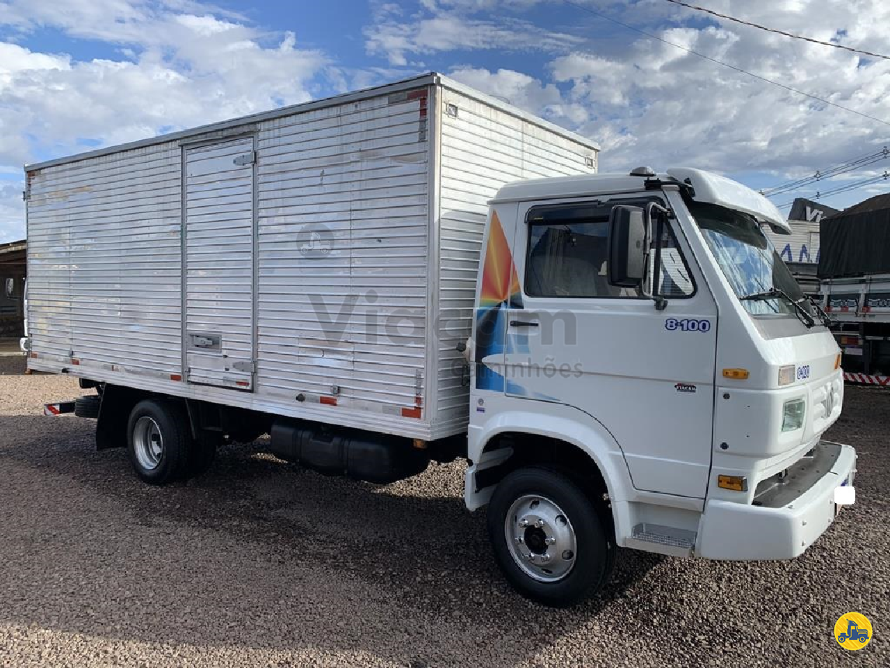 VW 8100 de Viacam Caminhões
